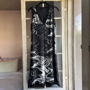 Unique Fashion Black and White Marble V-Neck Slip On Midi Shift Dress